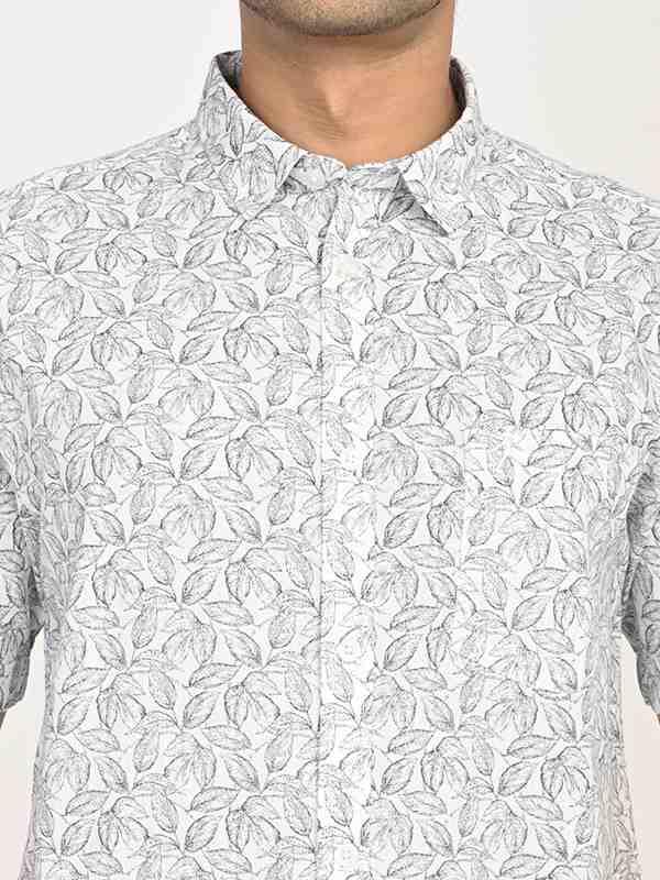 Men's Printed Half Sleeves Cotton Shirt - Image 3
