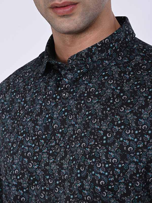 Men's Printed Half Sleeves Cotton Stretch Shirt - Image 2