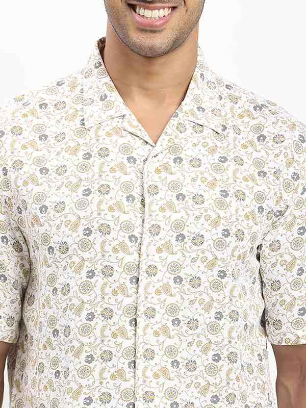 Men's Printed Half Sleeves Viscose Blend Shirt - Image 3