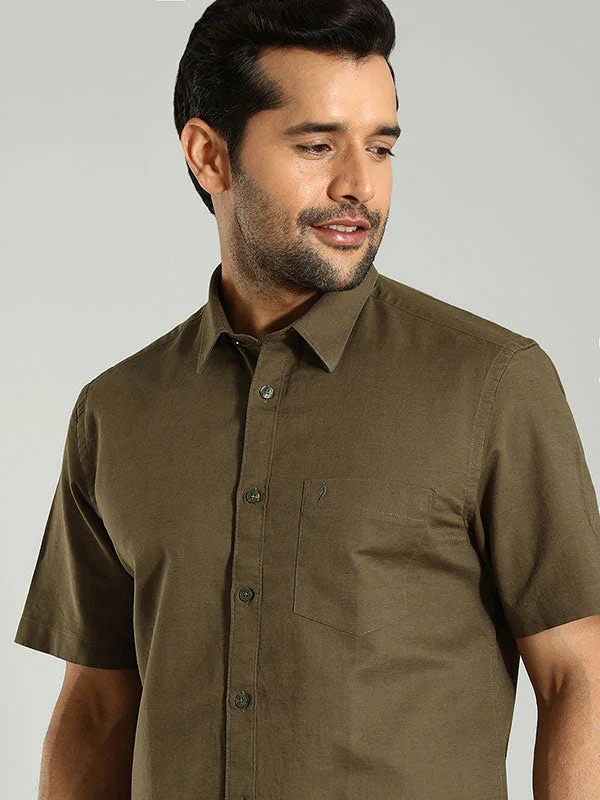 Men's Solid Half Sleeves Cotton Blend Shirt - Image 37