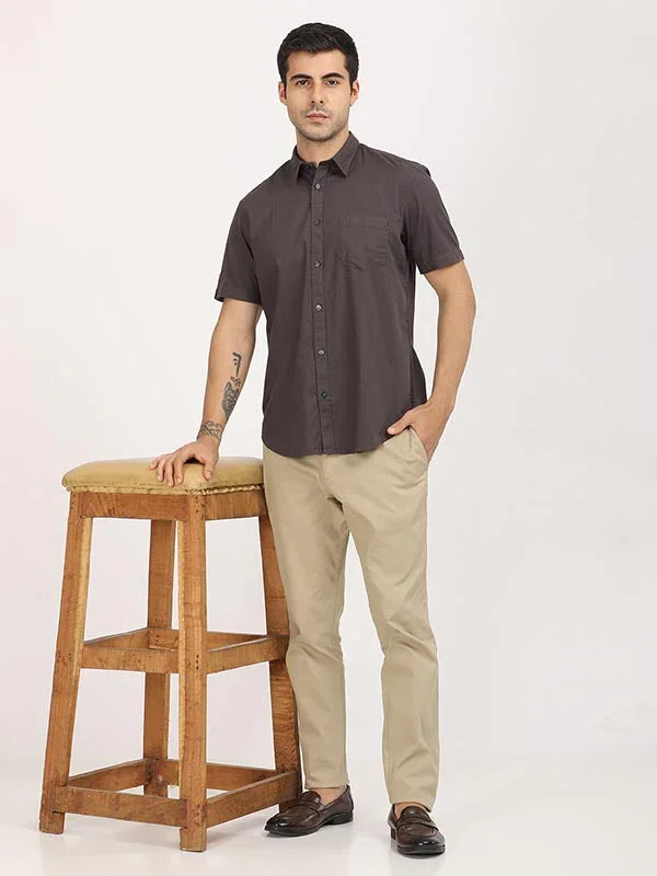 Men's Solid Half Sleeves Cotton Shirt - Image 4