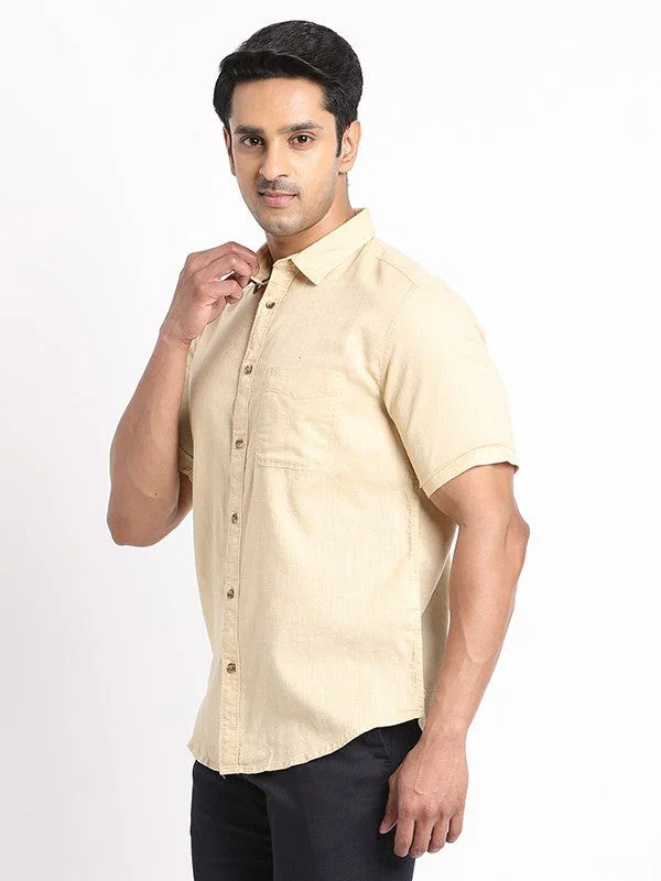Men's Solid Half Sleeves Cotton Shirt - Image 2