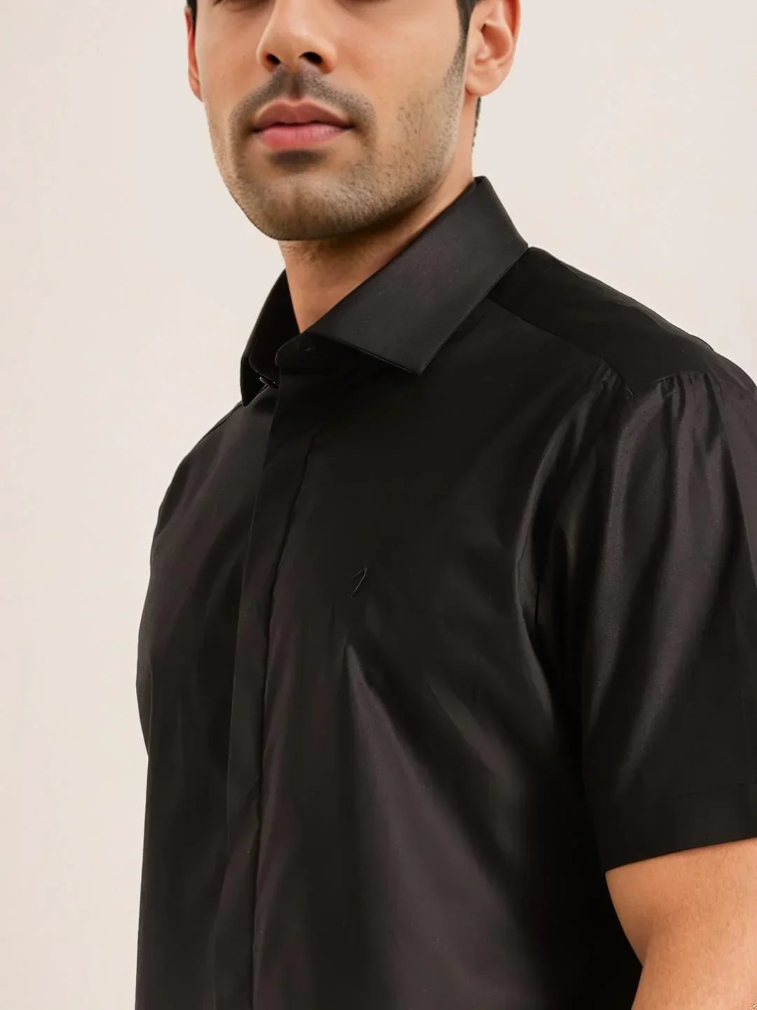 Men's Solid Half Sleeves Cotton Stretch Shirt - Image 3
