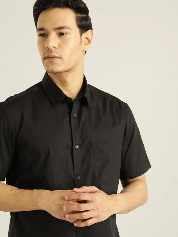 Men's Solid Half Sleeves Cotton Stretch Shirt - Image 2