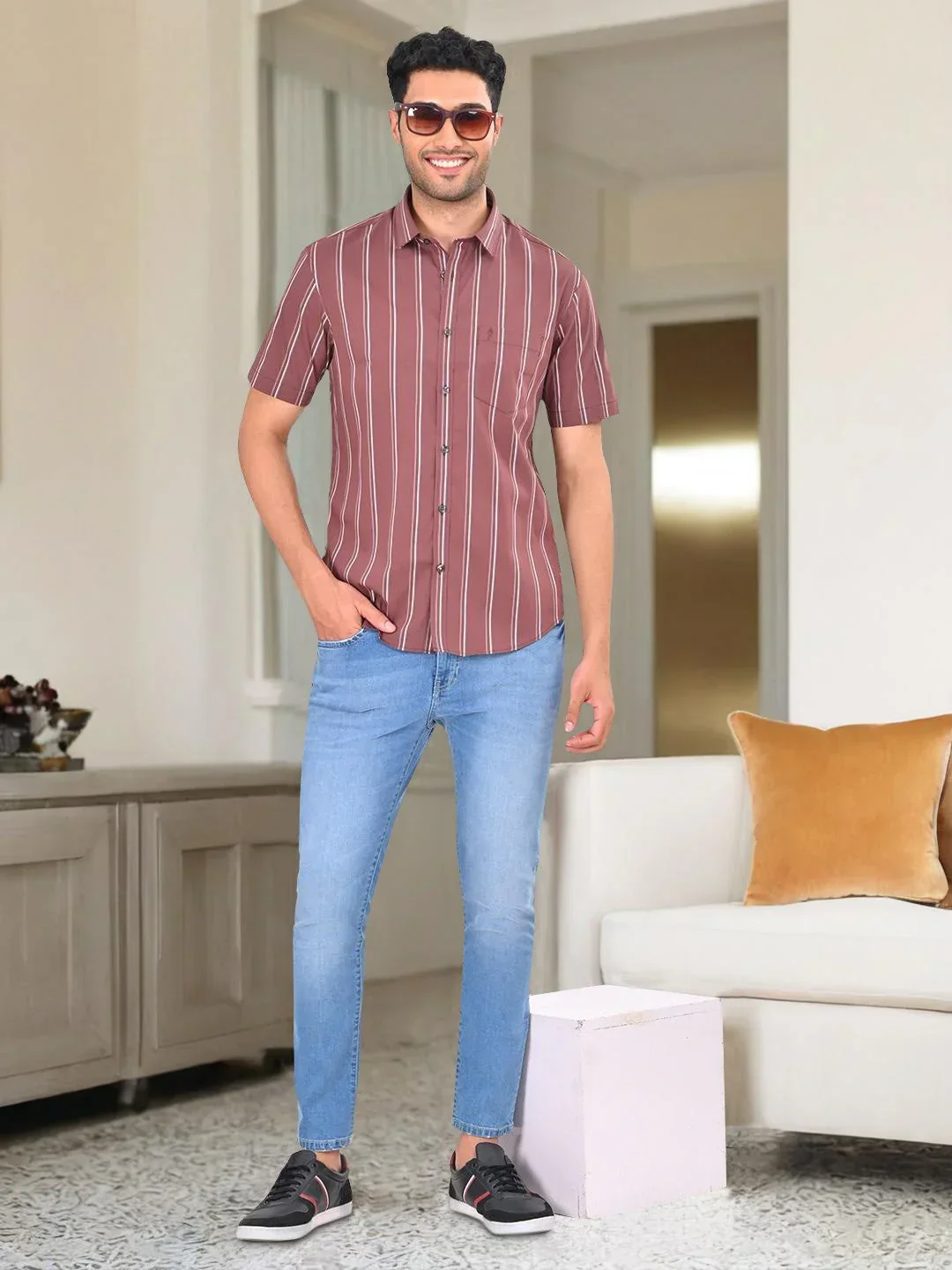 Men's Striped Half Sleeves Cotton Blend Shirt