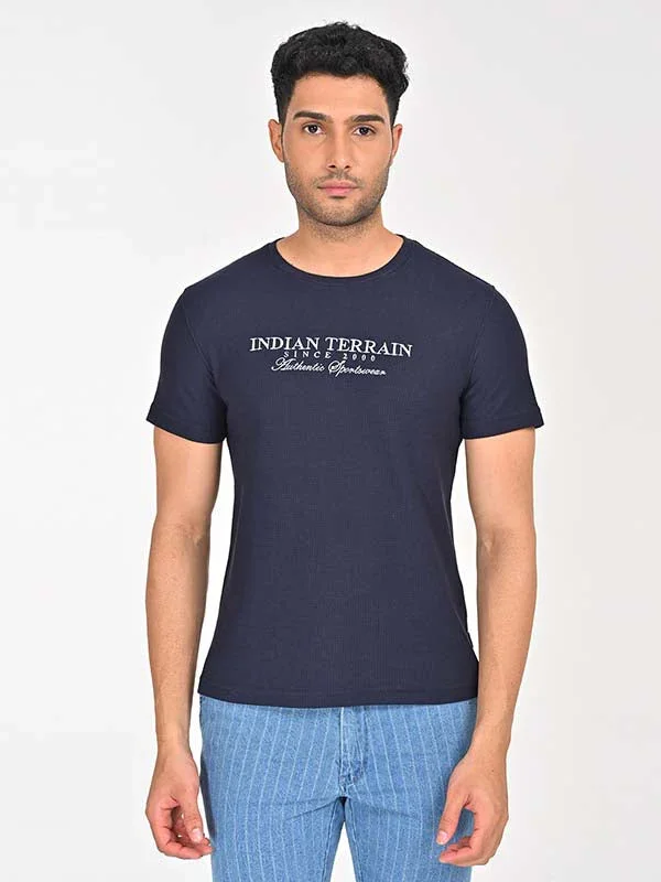 Men's Textured Embroidered Graphic Crew Neck T-Shirt - Image 5