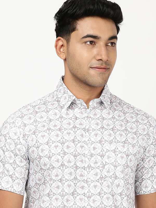 Men's Printed Half Sleeves Cotton Blend Shirt - Image 2