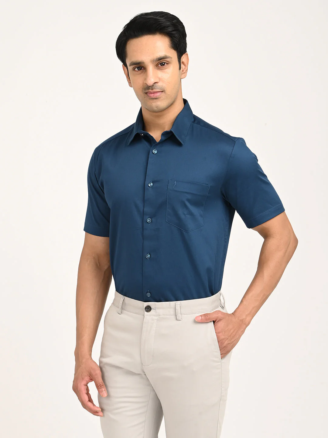 Men's Solid Half Sleeve Cotton Stretch Shirt - Image 2