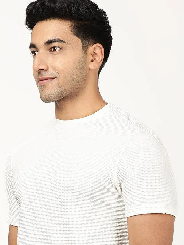 Men's Textured Crew Neck T-Shirt - Image 2